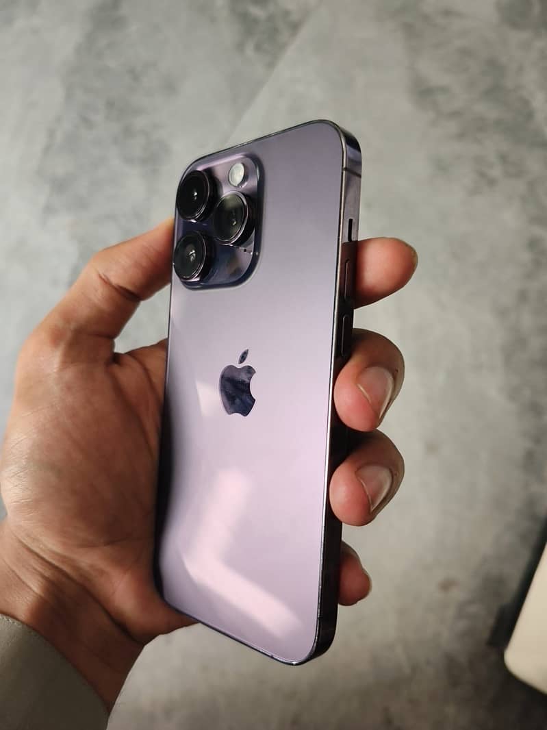 iPhone 14 pro 4
