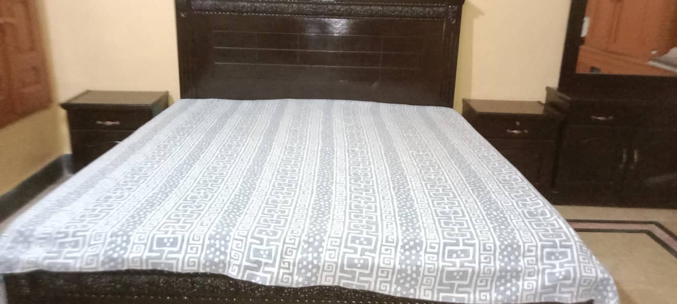 bed,side tables with dressing table 2