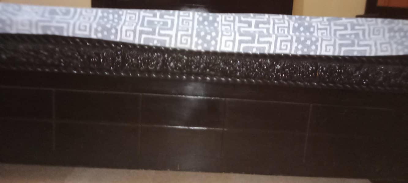 bed,side tables with dressing table 3