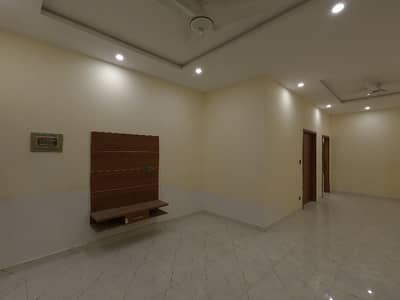 Highly-Desirable Prime Location 1250 Square Feet Flat Available In Peshawar Road