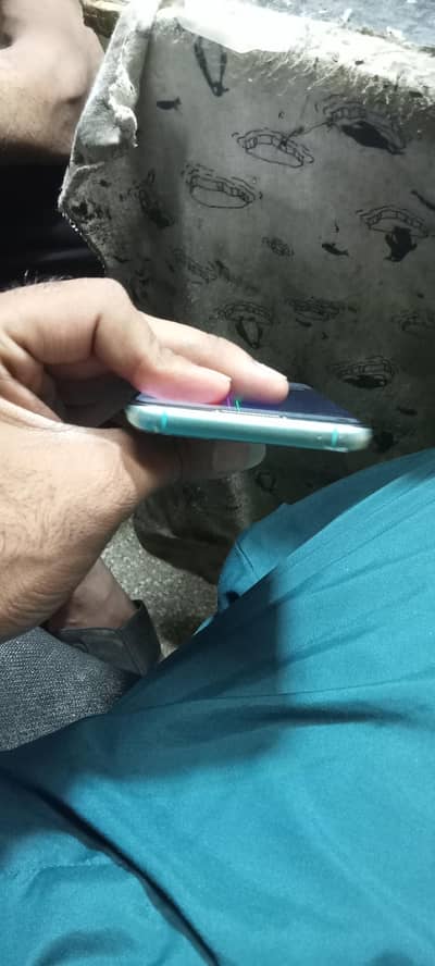 OnePlus 8t all ok hai 12/256gb hai c/p/I/d hai 2 line hai Baki al ok h