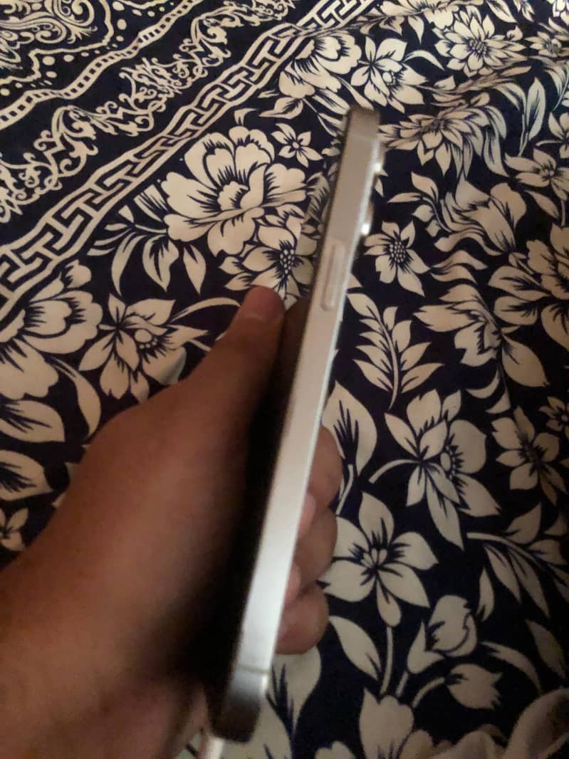 Iphone 14 pro max ( Give your offer) 9