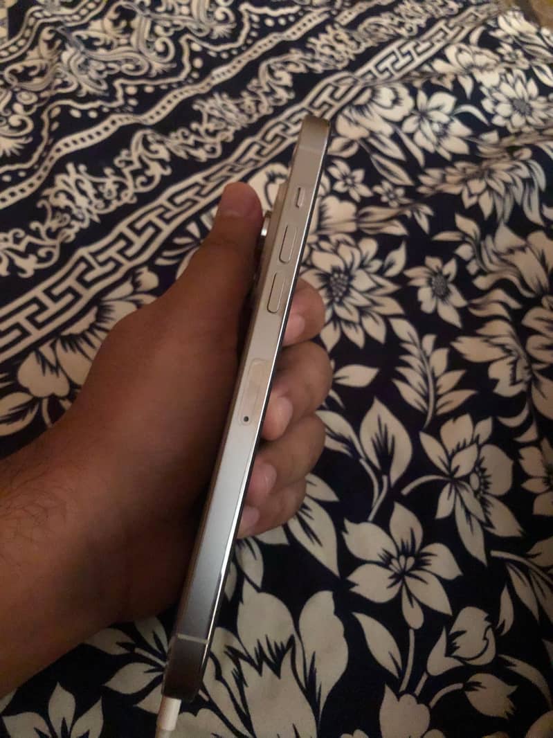 Iphone 14 pro max ( Give your offer) 10