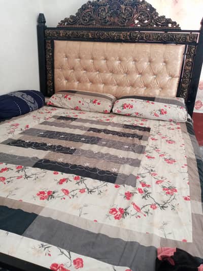 I'm selling my furniture only serious buyers contact me