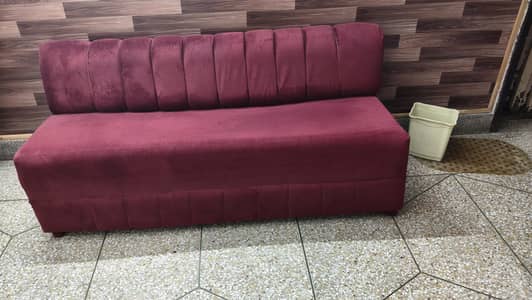 5 setear sofa set with baby cuisine