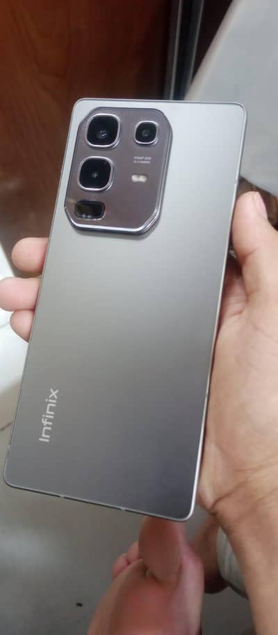 infinite not 50 for sale 10 / 10 Complete box 256gb memory 03175796860