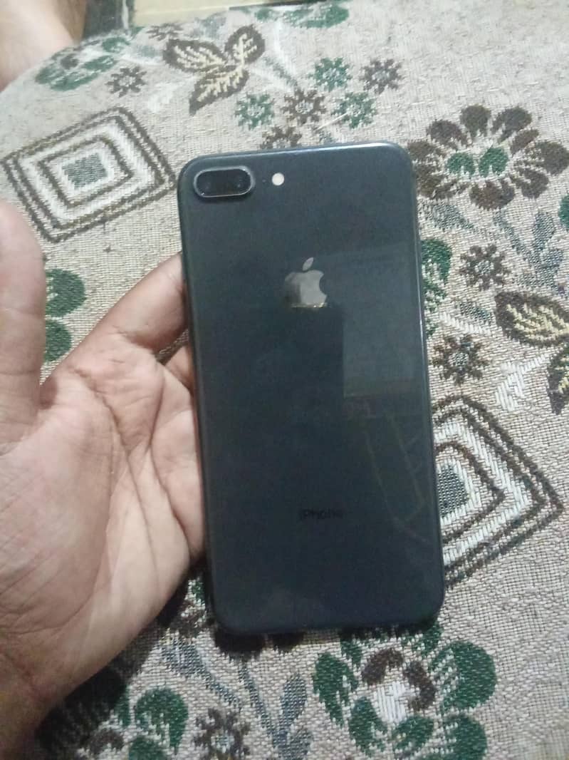 IPHONE 8 PLUS 1
