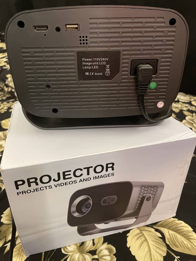 Smart Android projector 3