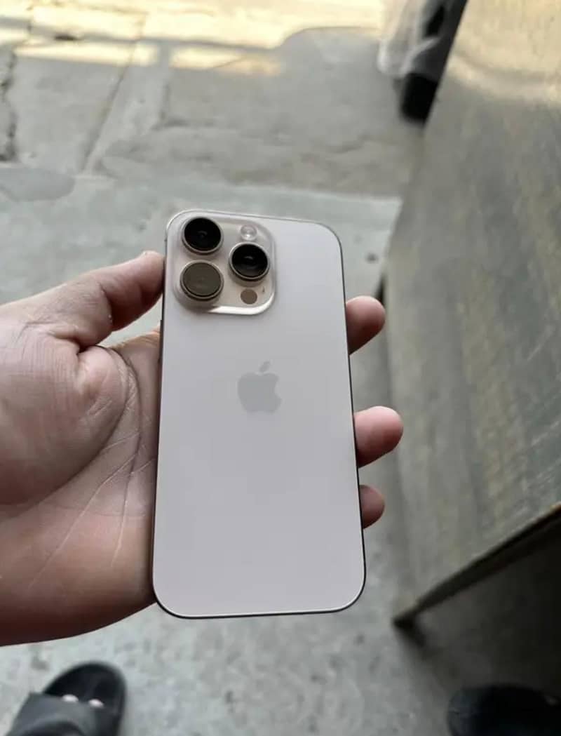 iphone 16 pro 0