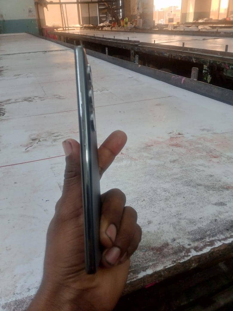 Tecno CAMON 40 Pro 4
