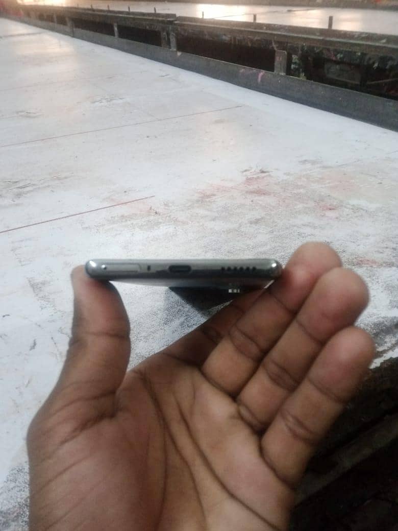 Tecno CAMON 40 Pro 6