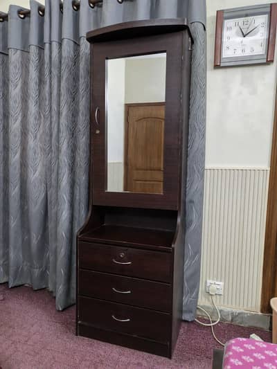 Dressing Table with cabinet and 3 drawer