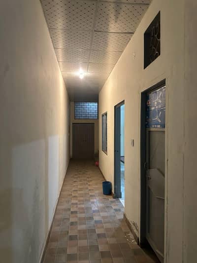 9 rooms hostel near bosan road Gulgasht(03277342171)