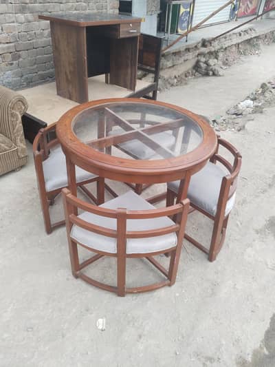 dining table with 4 chairs / dining table with chairs