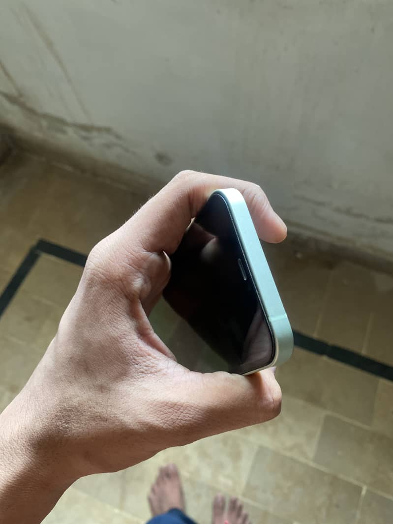 Apple iPhone 12 3