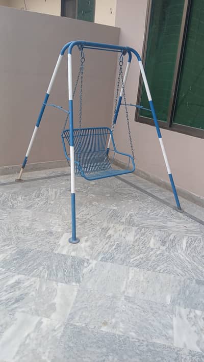 Metal Garden Swing Chair – Good Condition