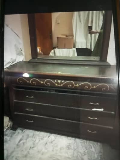 dressing table with three large drawers