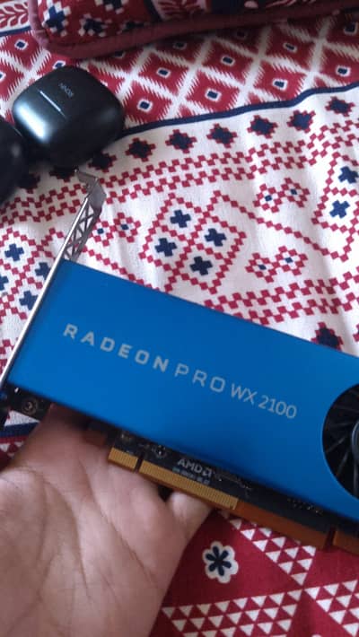 AMD Radeon Pro wx 2100, 2 GB GDDR5 (HYNIX)