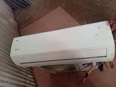 1.5 ton AC used gree