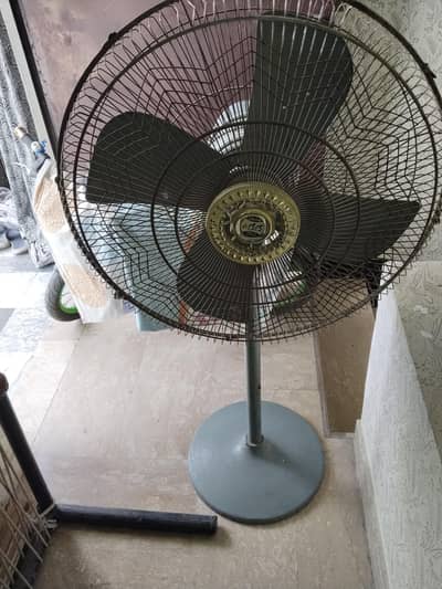 padestanl fan