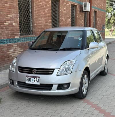 Suzuki Swift DLX 1.3 Navigation 2015. Totel Genuine.