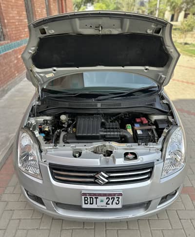 Suzuki Swift DLX 1.3 Navigation 2015. Totel Genuine.