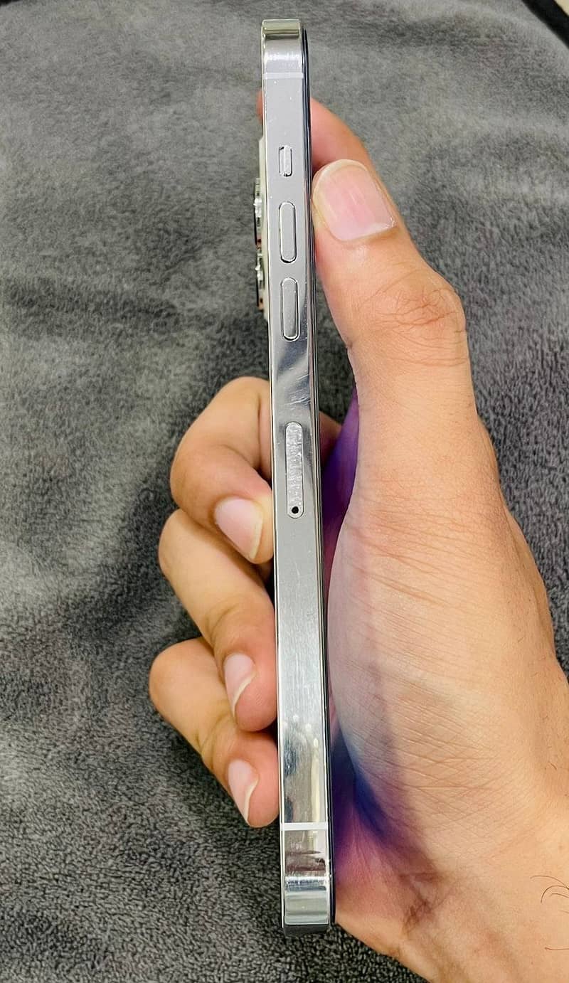 Iphone 12 pro max 3