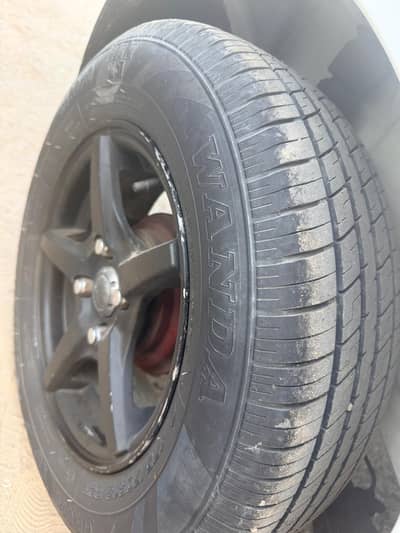 Gari Pori genuine New Rim Tyar Lage Howe he gari Accident majar Nahi h