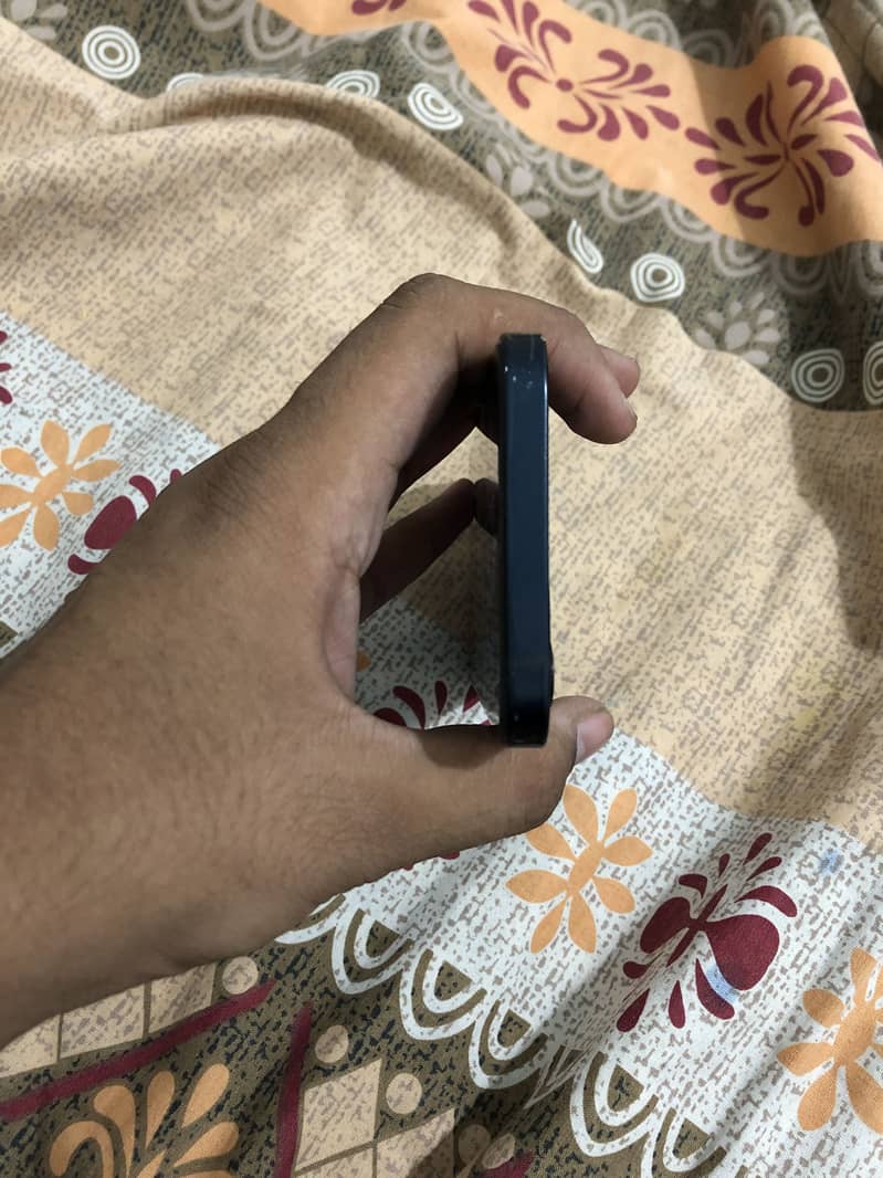 Iphone 12 4