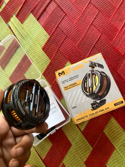 Mobile cooling fan