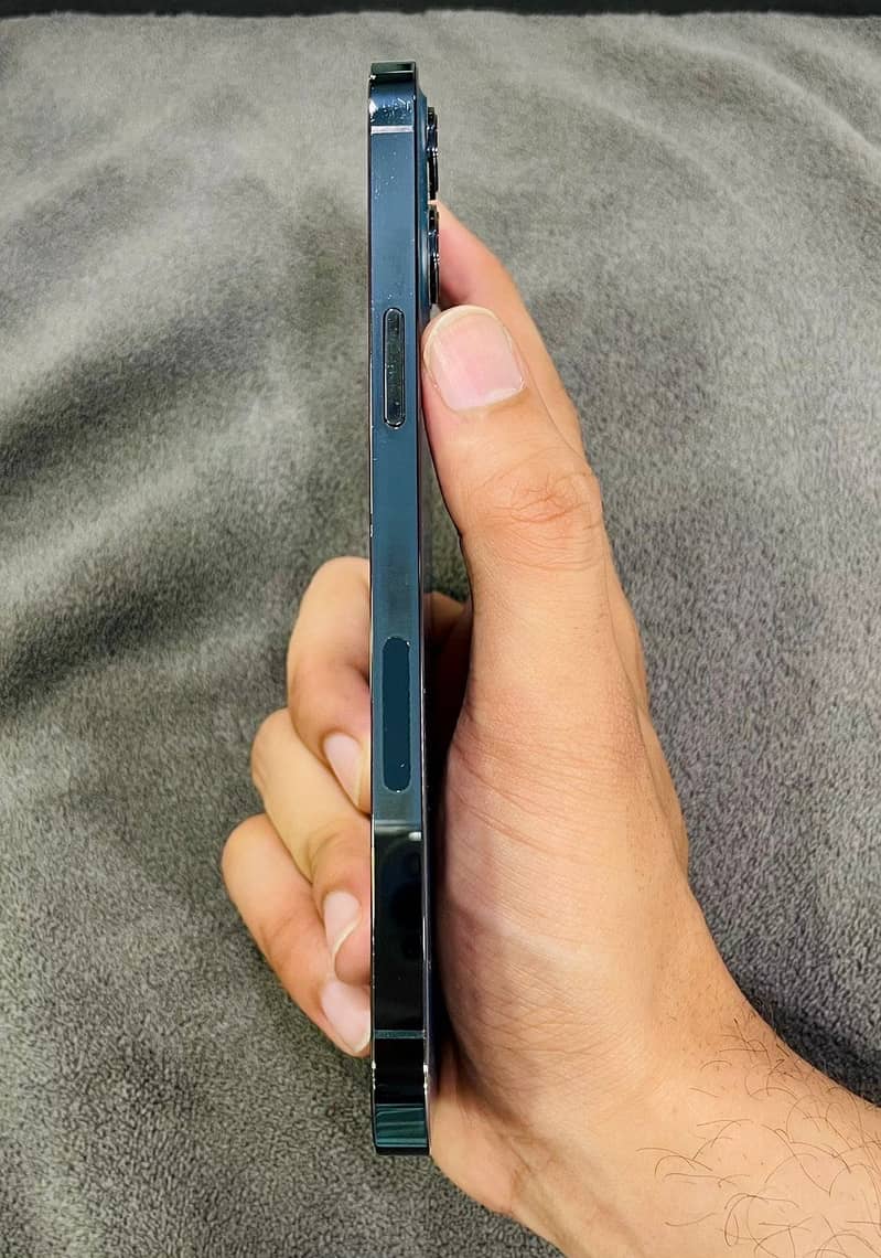 iphone 12 pro max 3