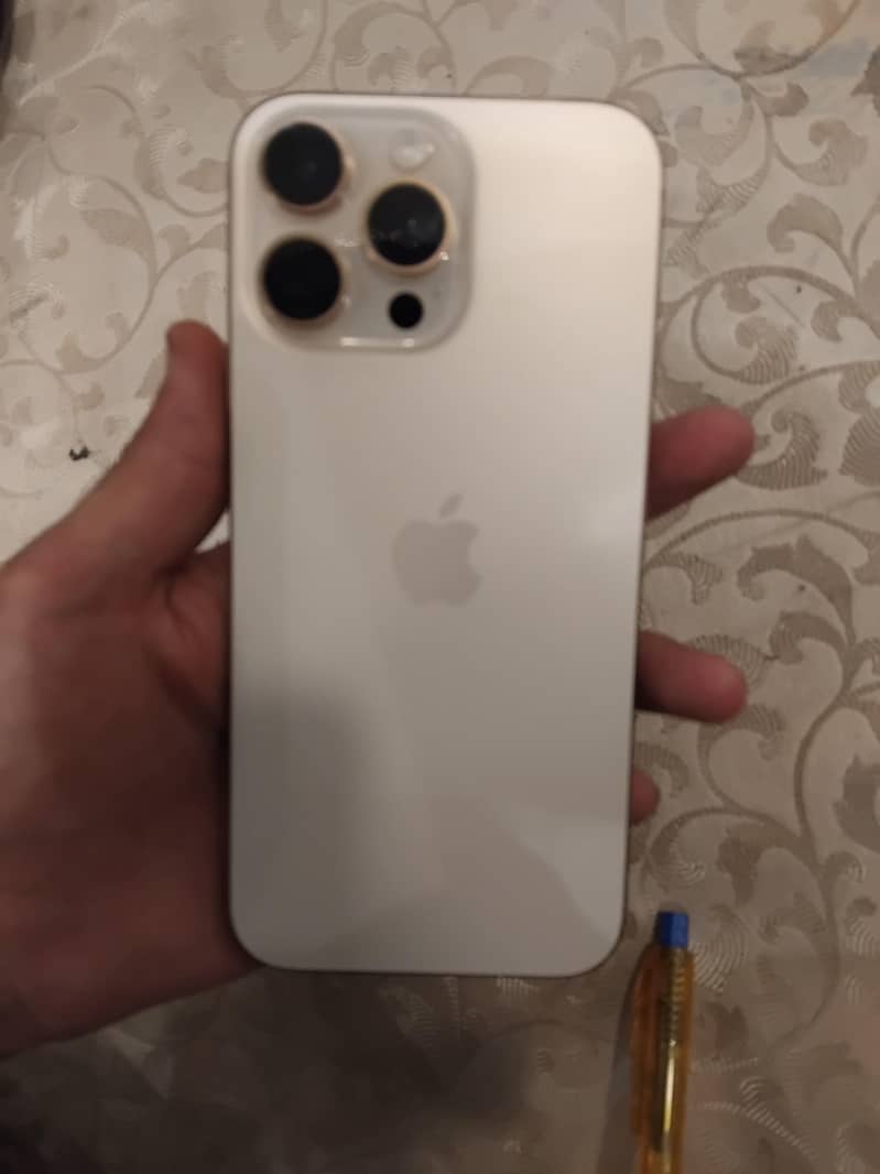 iPhone 16pro Max 1