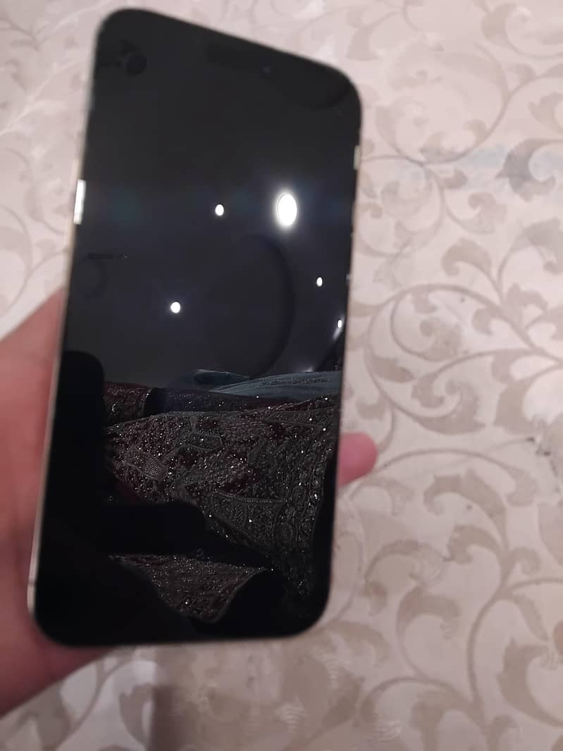 iPhone 16pro Max 2