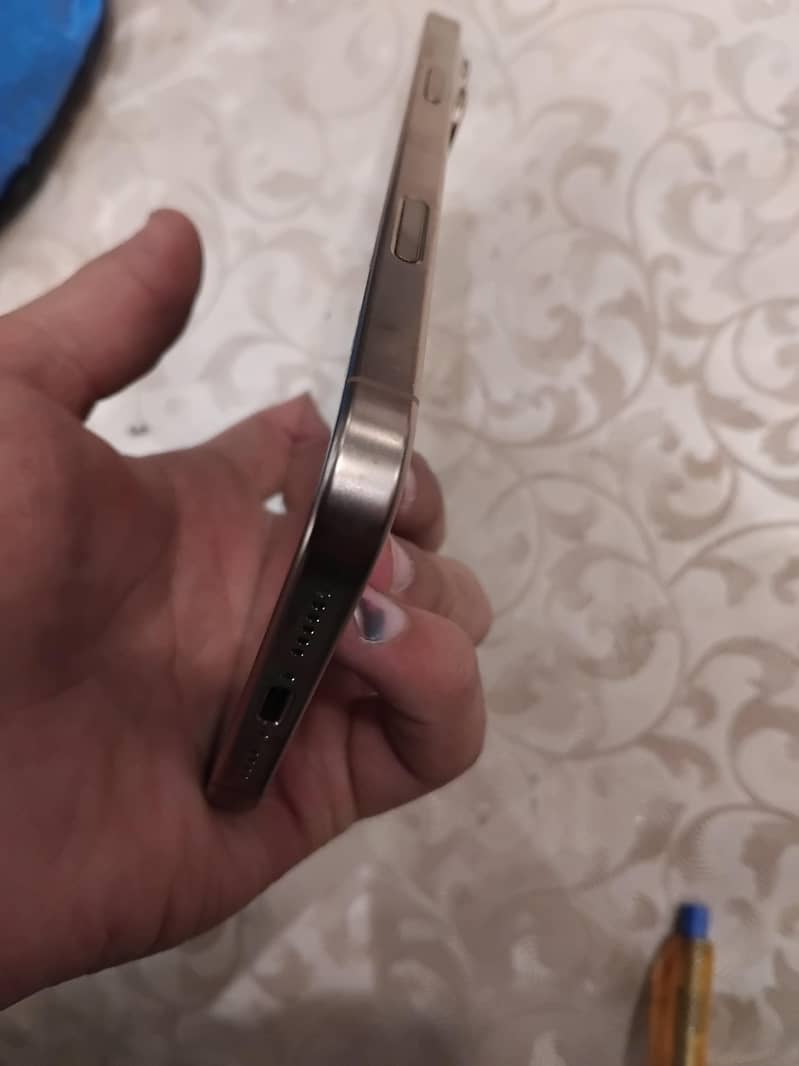 iPhone 16pro Max 3