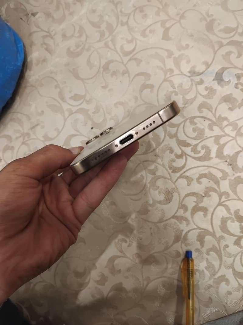 iPhone 16pro Max 7