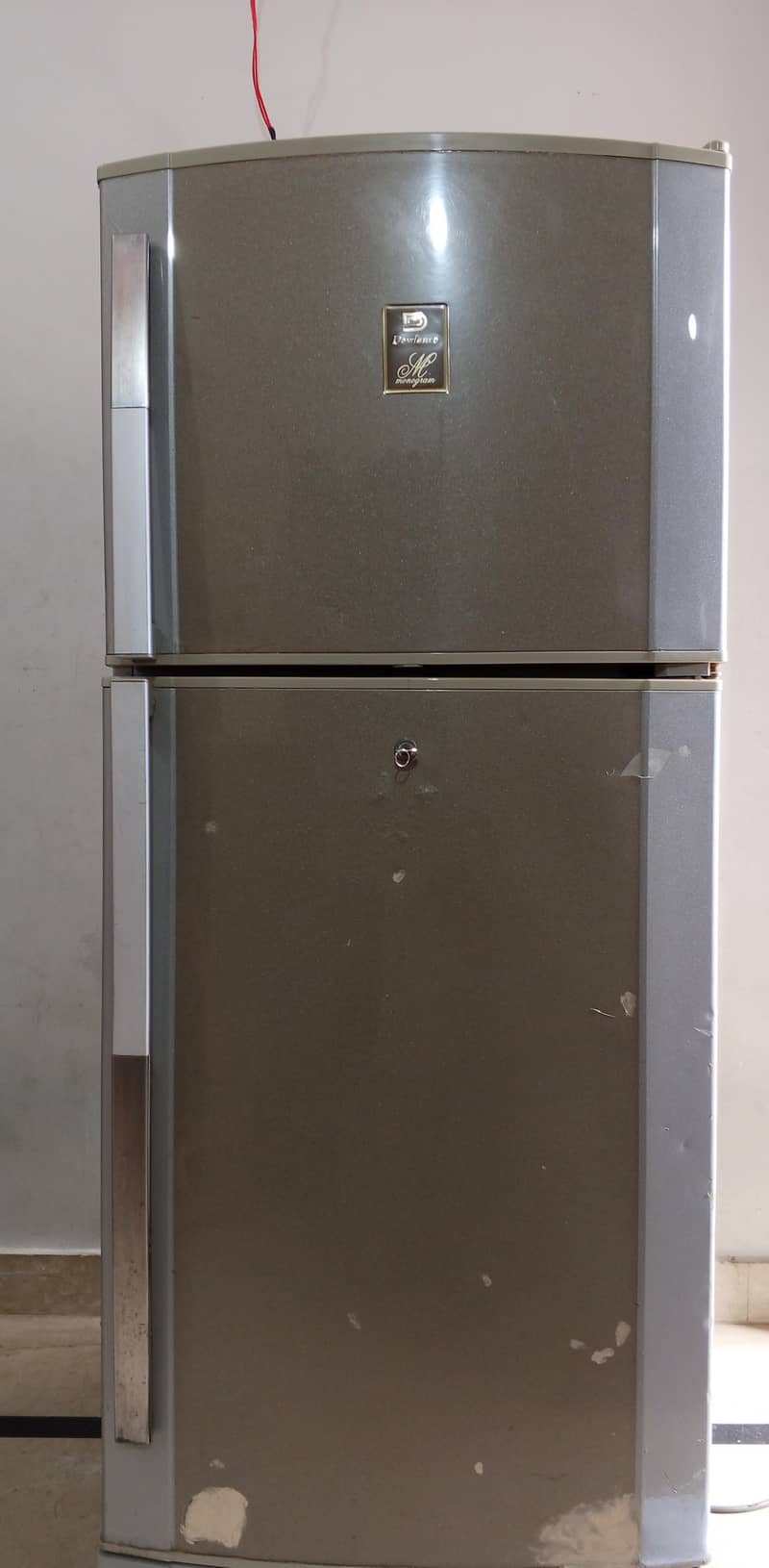 Medium Refrigerator 6