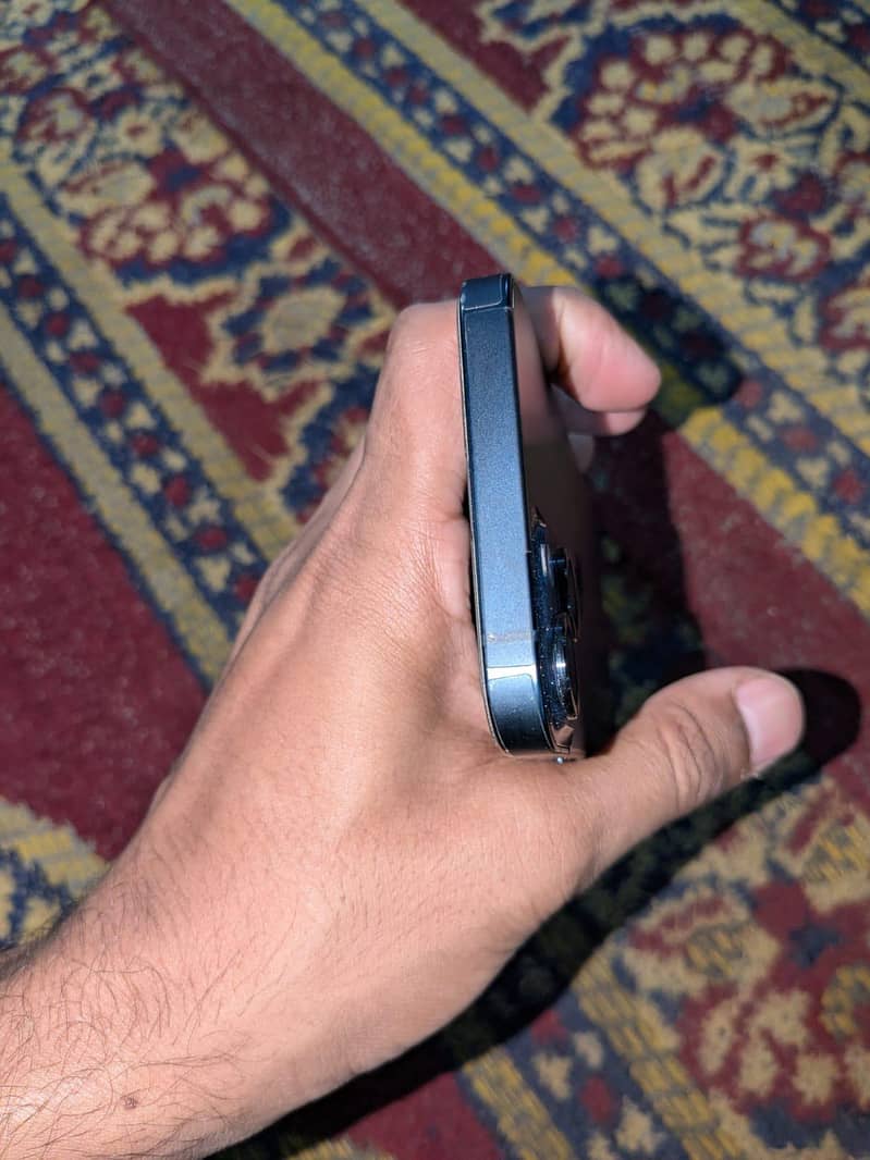 iPhone 13 0