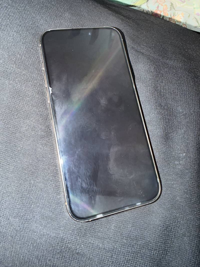 Iphone 16 pro max 4
