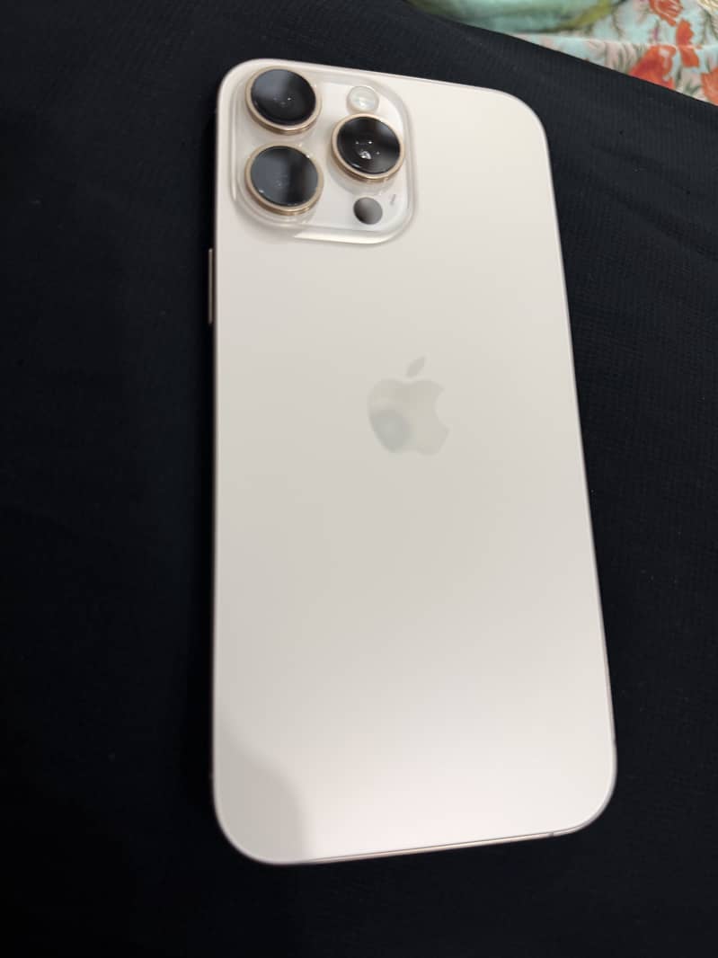 Iphone 16 pro max 8
