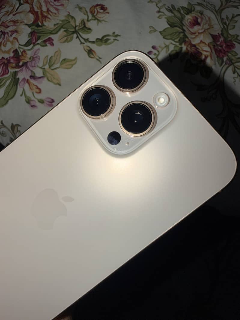 Iphone 16 pro max 9