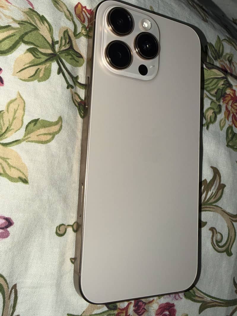 Iphone 16 pro max 11