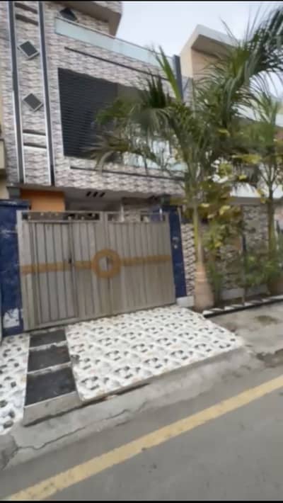 7.5 Marla Luxury House for Sale in Johar Town H Block Prime Location