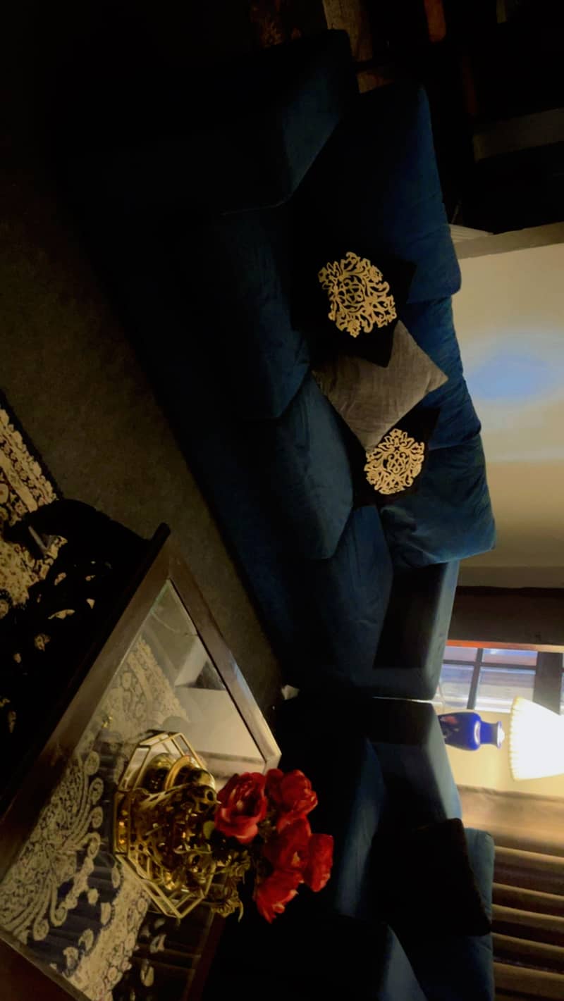 Sofa set 0