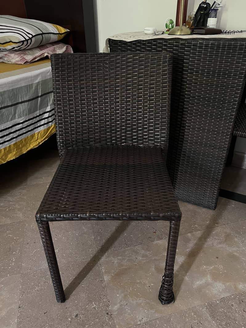 Table with Chairs 2