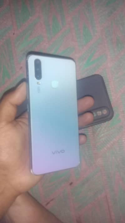 vivo y 17 8/256 GB