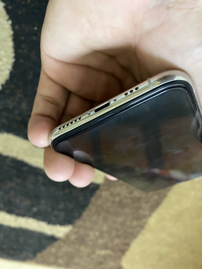 iPhone XS 7