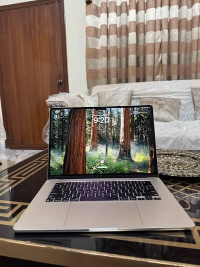 Macbook Air M2 2022 model 8gb/512gb 10/10 condition
