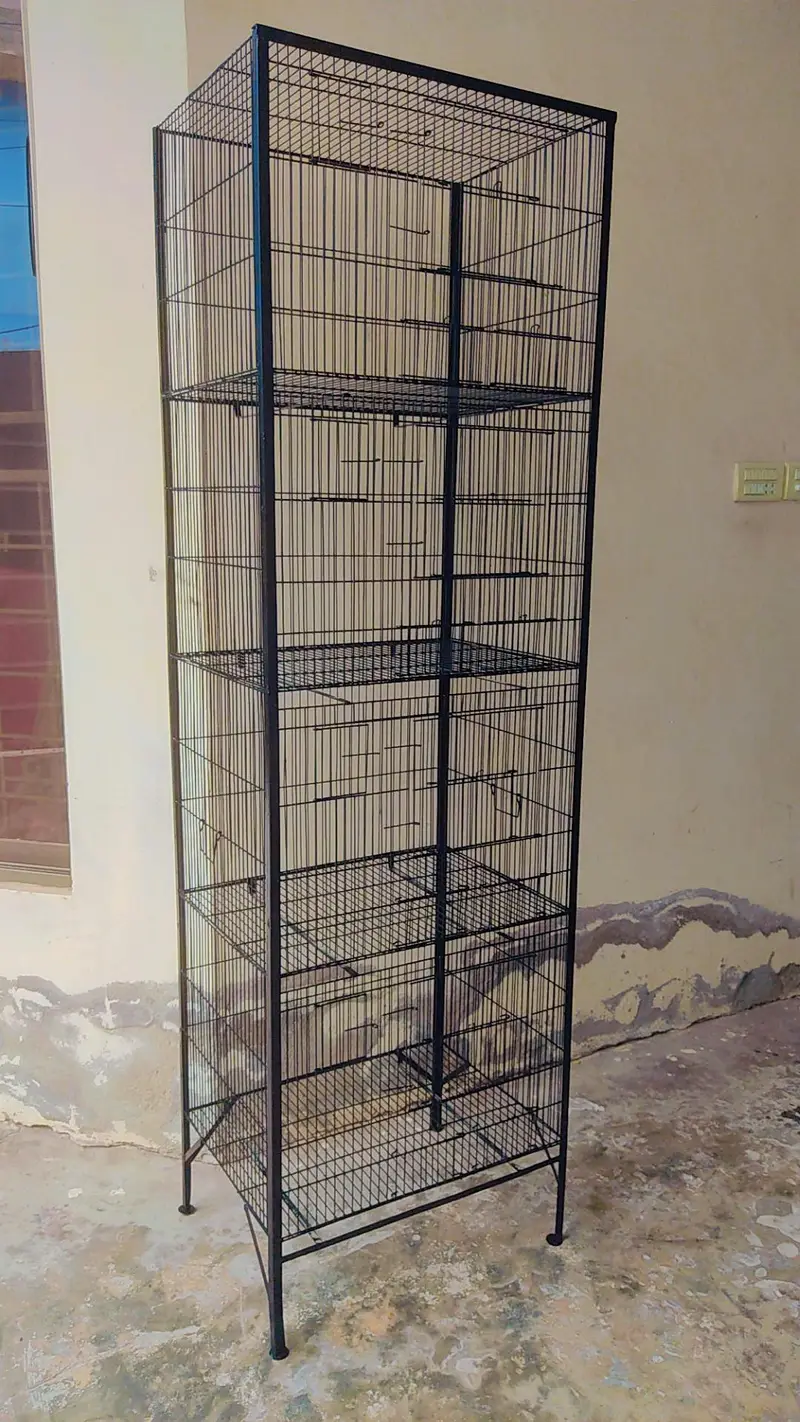 cage 24"x18"x78" almost new with tray