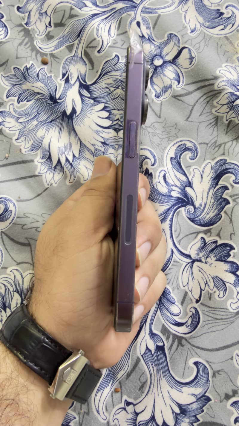 iPhone 14 Pro 1