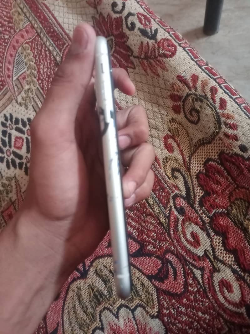iPhone 3